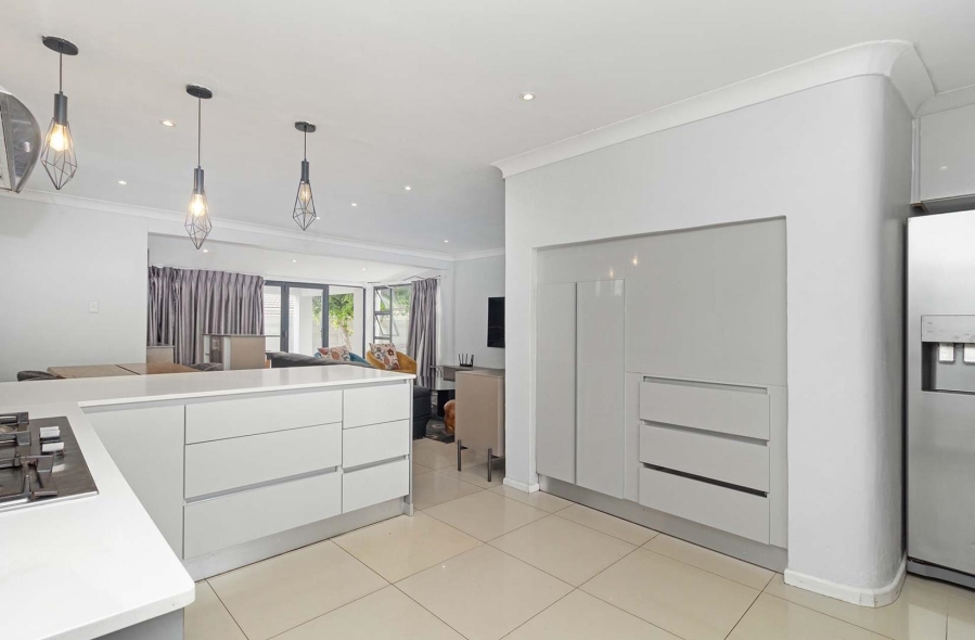 8 Bedroom Property for Sale in Milnerton Ridge Western Cape